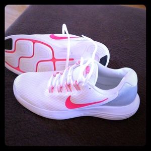 Women's size 9 never worn outside